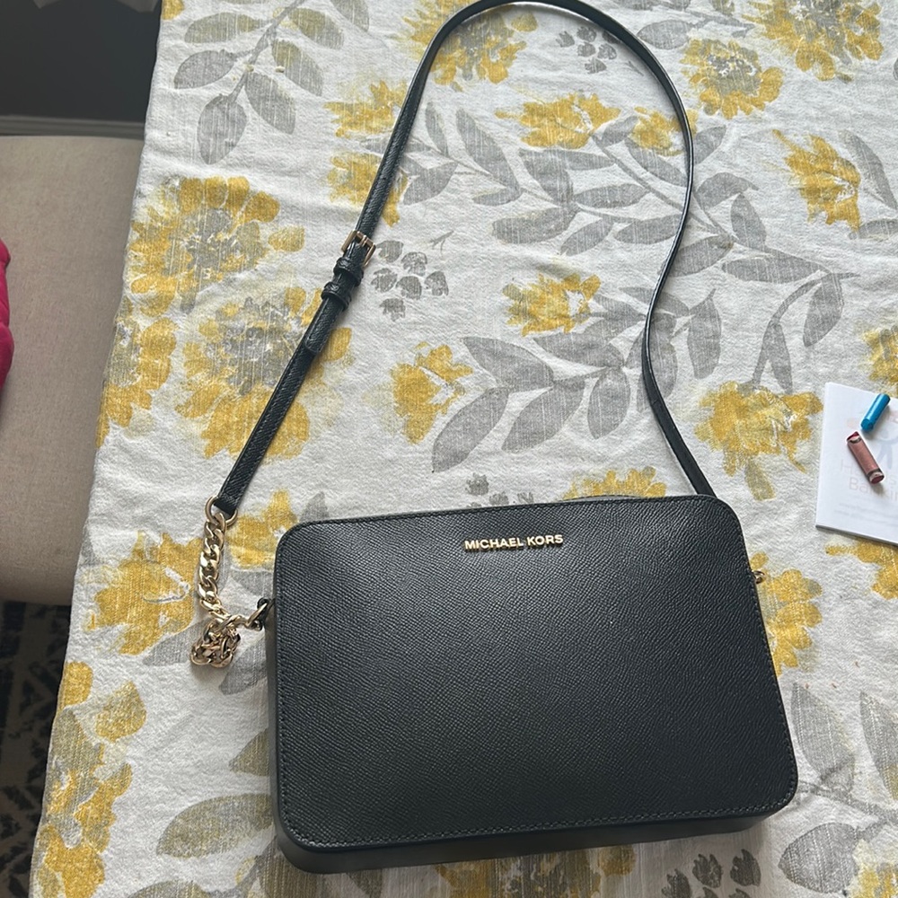 Michael kors black purse